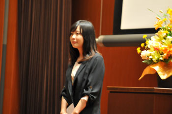 Kong Yang Xin Zhao: the Judges’Special Prize winner for her speech titled “Fantasy in the Night on the Galactic Railroad by Kenji Miyazawa”(Third-year student in the Faculty of Lifelong Learning and Career Studies, from China)