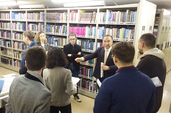 Students on the library tour, listening to Professor Abiko’s explanation