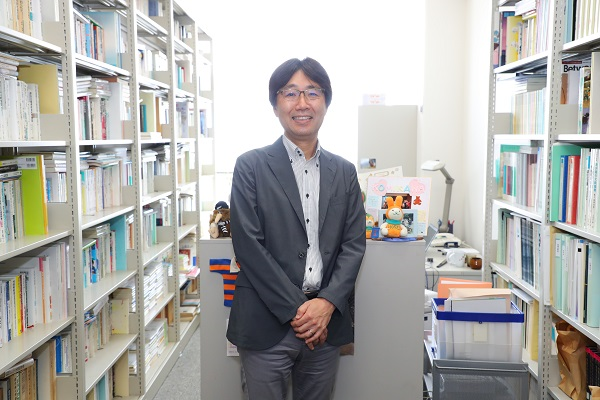 Koichiro Komikawa, Professor
