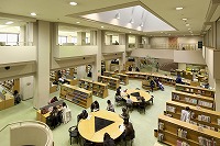 3号館＜図書館・研究所棟＞