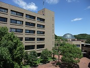 8号館＜経済学部A棟＞・9号館＜経済学部B棟＞・10号館＜経済学部C棟＞