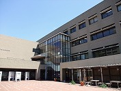 17号館＜現代福祉学部棟＞