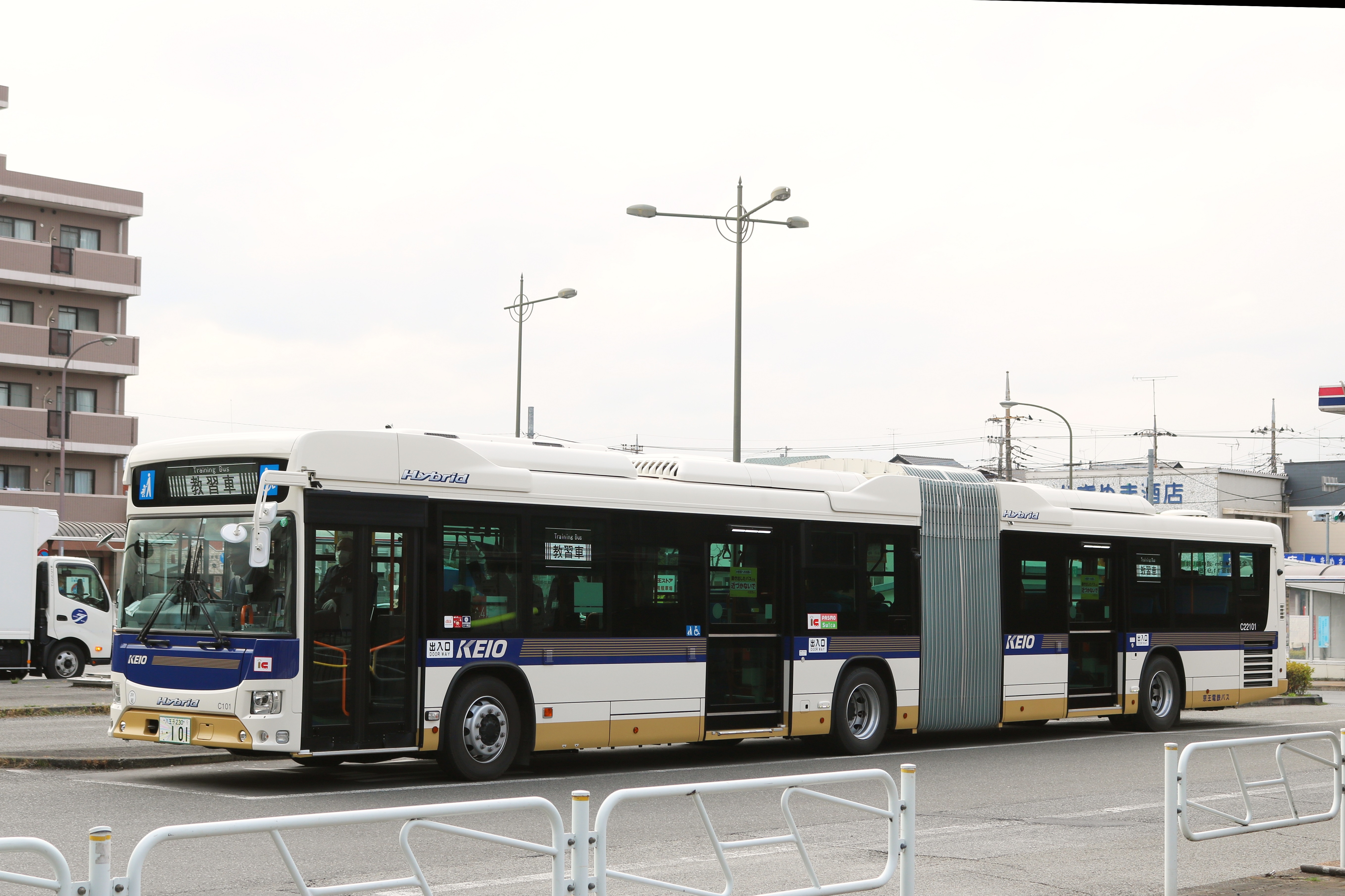 めじろ台駅 法政大学間 京王電鉄バス の連節バス導入について 法政大学