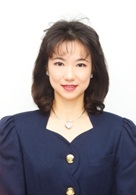 岡松 暁子