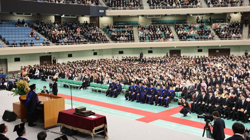 2025年度学位授与式 Diana Khor総長 告辞 :: 法政大学