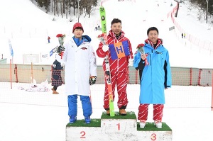 男子大回転で優勝した塩入選手（写真提供:スポーツ法政新聞会）