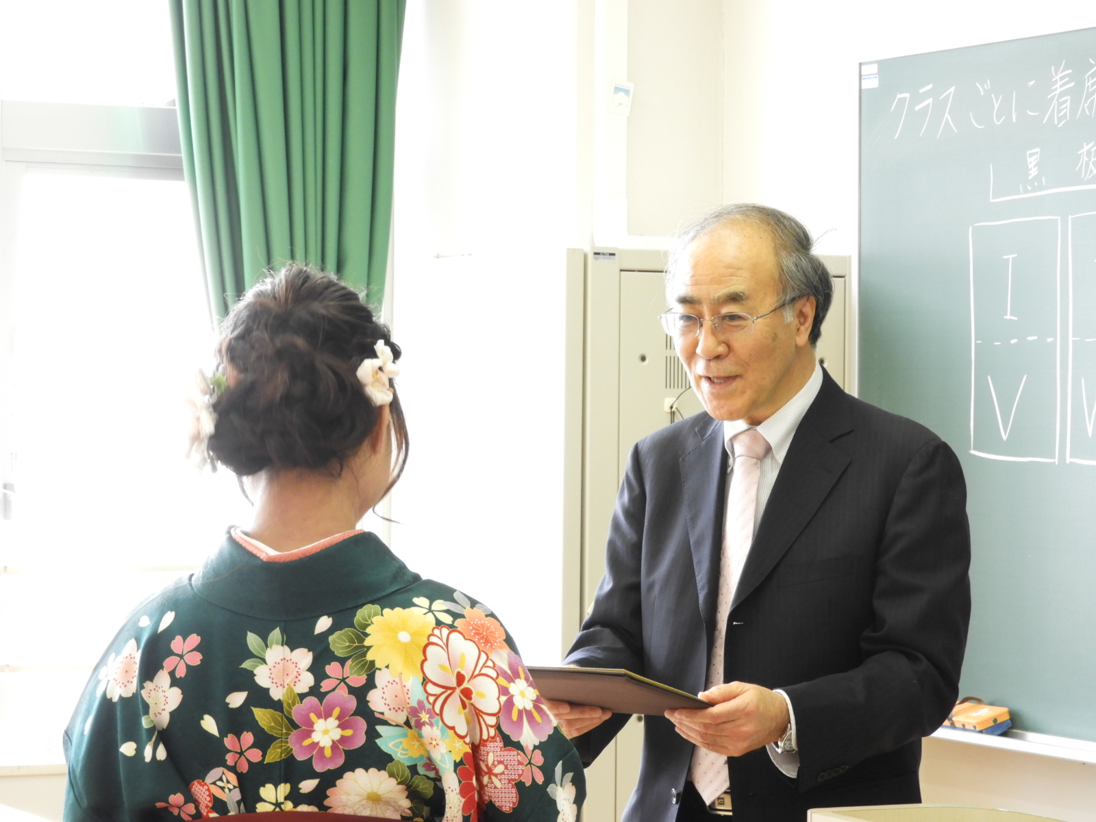 学位記交付の様子