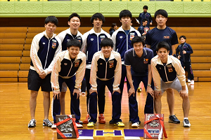 笑顔を見せる選手たち(写真提供:スポーツ法政新聞会）