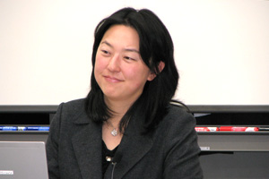 野村千佳子氏