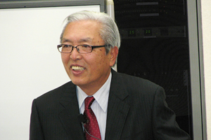 山岸十郎氏