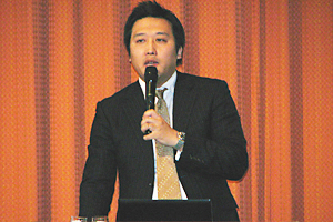 藤井剛氏