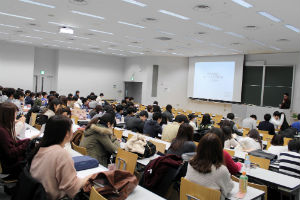 毎回多くの学生が出席した（1月19日最終回の授業の様子）