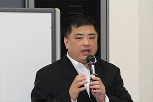 陳鋼氏