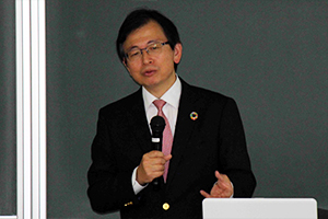 村井秀樹氏