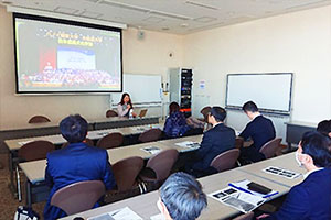 ハノイ国家大学外国語大学日本言語文化学部長による講演