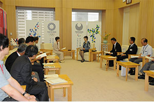 東京理科大学・中央大学の関係者、市民団体のみなさんが同席しました