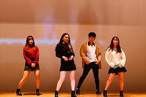 韓国人留学生会からのカバーダンス