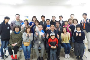 北海道千歳市で開催されたセミナーで 参加者の方々との一枚