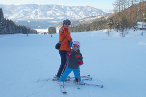 年に2度ほど子どもを連れていく、長野県の野沢温泉スキー場