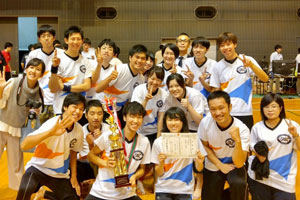 全日本学生選手権大会で新人グランドチャンピオンを獲得し、部内は歓喜に包まれた