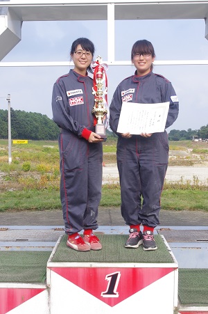 見事優勝を果たした久保田選手(左)と平野選手(右)