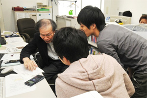 11月8日（火）の中間報告の様子